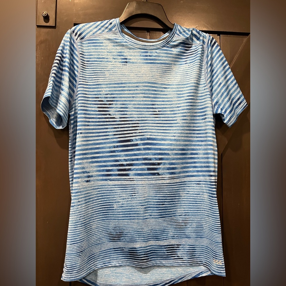 * 4/$20
Darker Bkue Size Small DSG (only worn once)